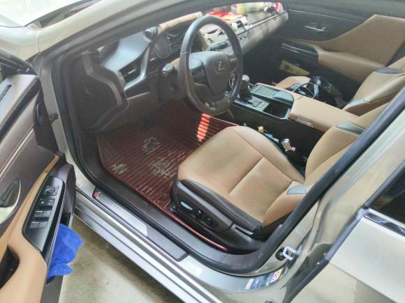 [南昌·赣M] 二手雷克萨斯雷克萨斯ES2018款 200 卓越版 国V