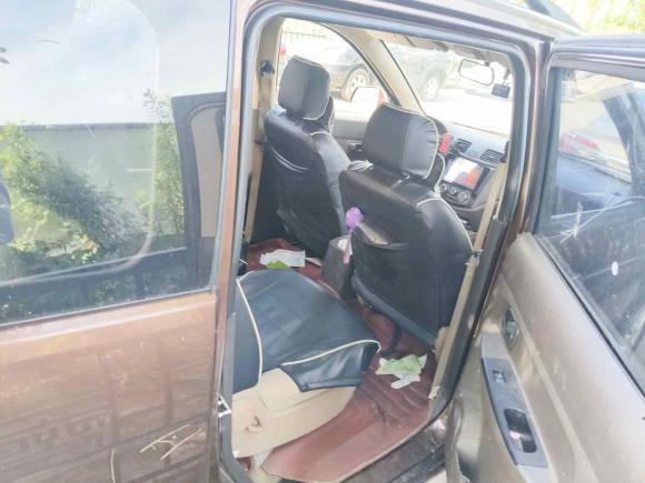 [上海·沪C] 二手五菱汽车五菱宏光2014款 1.5L S标准型