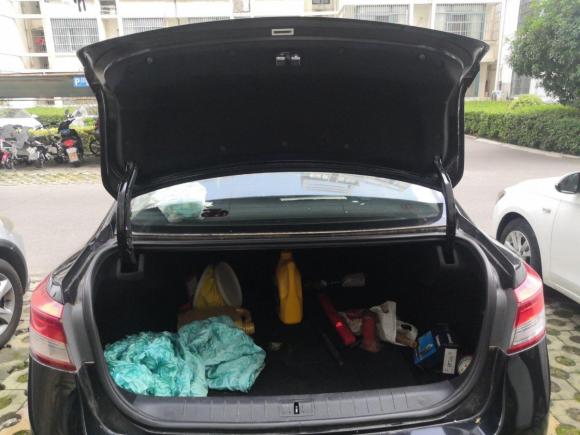 [合肥·皖A] 二手雷诺纬度2013款 改款 2.0L CVT舒适版