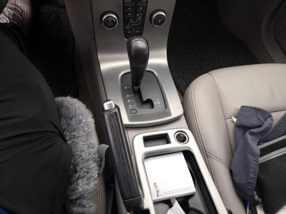 [上海·沪C] 二手沃尔沃沃尔沃S402009款 2.0L 自动智雅版