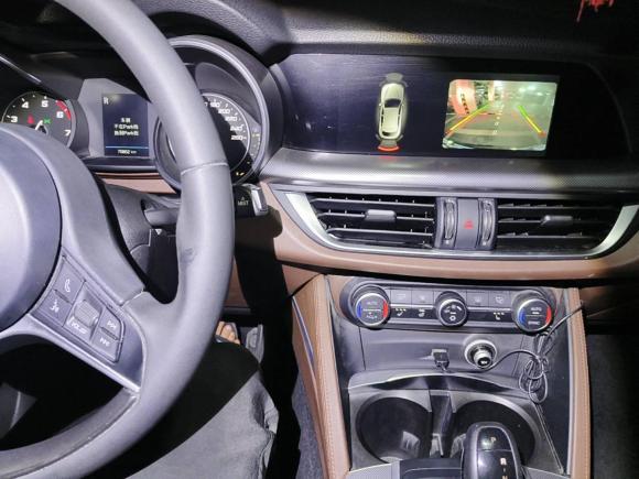 [上海·沪A] 二手阿尔法·罗密欧Stelvio斯坦维2017款 2.0T 200HP 精英版