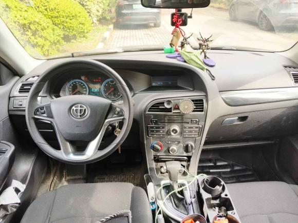 [上海·苏F] 二手中华中华V52012款 1.5T 自动两驱运动型