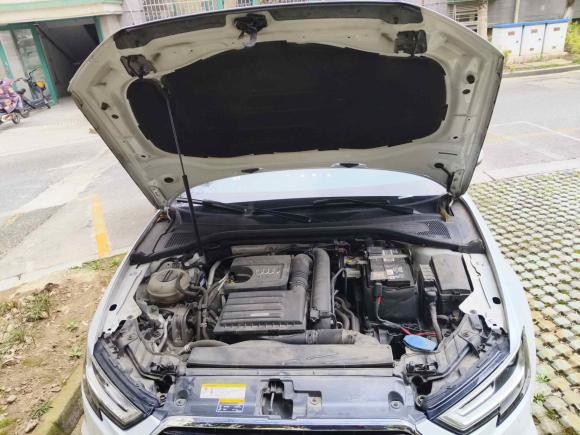 [苏州·苏E] 二手奥迪奥迪A32018款 30周年年型 Limousine 35 TFSI 运动型