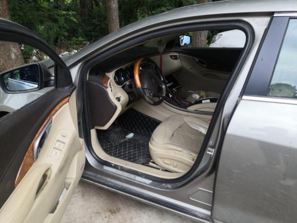 [上海·赣A] 二手别克君越2010款 2.4L豪华版