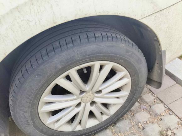 [青岛·鲁B] 二手标致标致3012016款 1.6L 自动舒适版