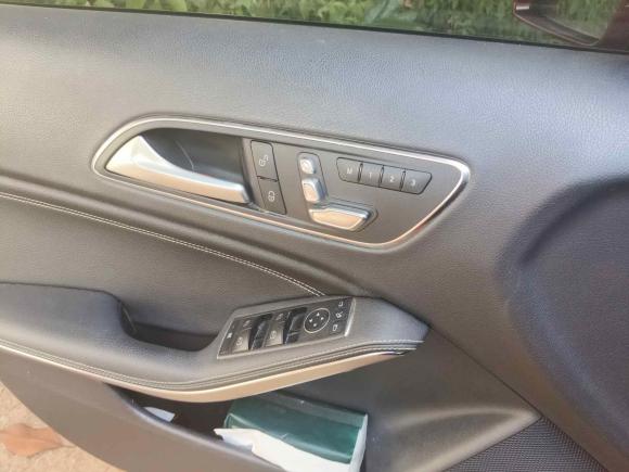 [金华·浙G] 二手奔驰奔驰GLA2019款 GLA 200 时尚型