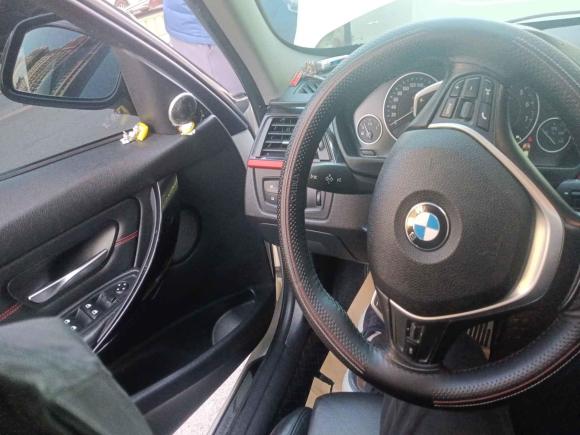 [济南·鲁A] 二手宝马宝马3系2014款 320i 运动设计套装