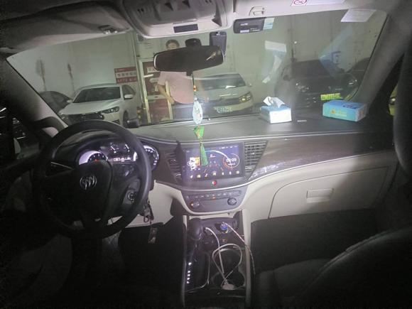 [南京·苏L] 二手别克威朗2018款 三厢 15S 自动进取型