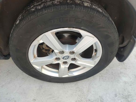 [青岛·黑B] 二手奔腾奔腾X802013款 2.0L 自动豪华型