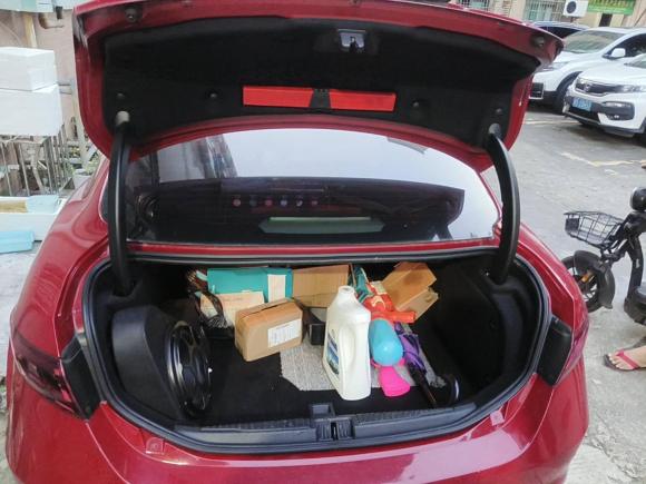 [深圳·粤B] 二手阿尔法·罗密欧Giulia朱丽叶2017款 2.0T 280HP 豪华版