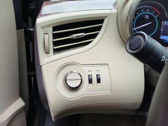 [武汉·鄂A] 二手别克君越2013款 2.4L SIDI领先舒适型