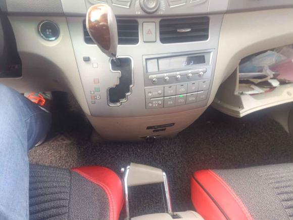 [青岛·鲁U] 二手比亚迪比亚迪M62015款 2.4L 自动尊贵版