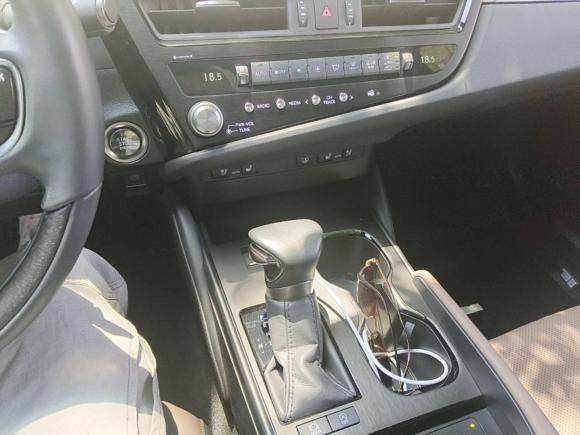 [南京·苏A] 二手雷克萨斯雷克萨斯ES2023款 200 豪华版