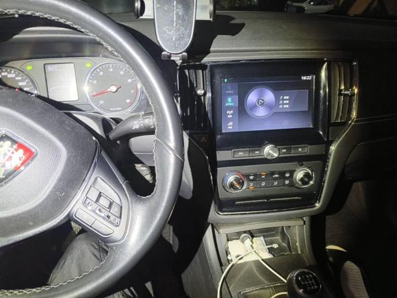 [杭州·陕A] 二手荣威荣威i62017款 20T 手动豪华版