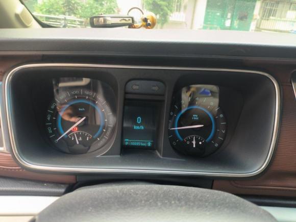 [上海·沪N] 二手别克别克GL82014款 2.4L LT豪华商务行政版