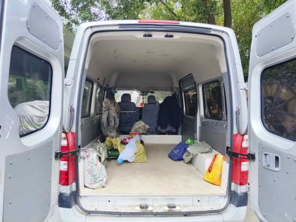 [杭州·浙A] 二手福田图雅诺2022款 2.0T手动通途多功能长轴中顶后单胎5/6/7/9座4F20TC3