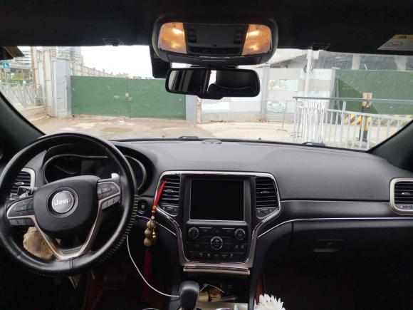 [广州·粤L] 二手Jeep大切诺基2016款 3.0L 精英导航版