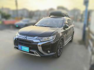 三菱欧蓝德2019款 2.0L 两驱畅享版 5座 国V