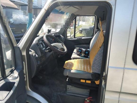 [苏州·苏E] 二手依维柯都灵2009款 2.5T-A32基本型