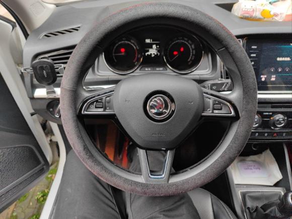 [西安·陕U] 二手斯柯达柯米克2021款 1.5L 手动舒适版