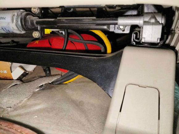 [西安·陕U] 二手比亚迪比亚迪M62013款 2.4L 自动尊贵型