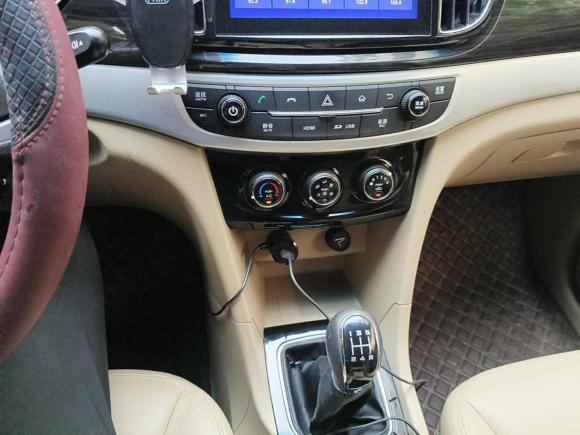 [广州·粤A] 二手宝骏宝骏7302016款 1.5L 手动舒适型 7座 国V