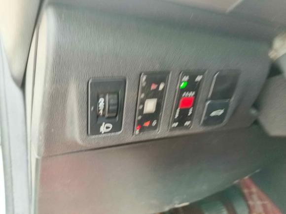 [成都·川A] 二手标致标致3012014款 1.6L 手动舒适版CNG