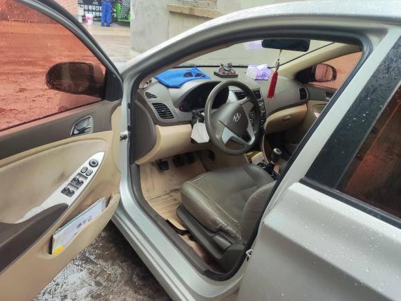 [上海·苏H] 二手现代瑞纳2010款 三厢 1.4L 手动舒适型GS