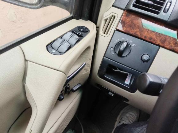 [上海·苏E] 二手奔驰唯雅诺2006款 Viano 3.2L