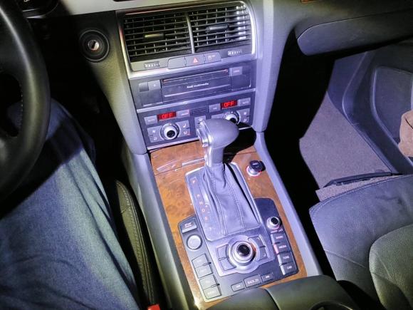 [深圳·粤B] 二手奥迪奥迪Q72014款 35 TFSI 进取型