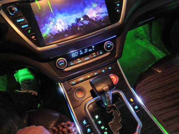 [杭州·浙A] 二手陆风陆风X72015款 2.0T 全景尊贵版