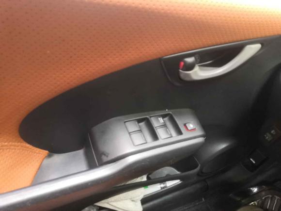 [上海·沪C] 二手本田飞度2011款 1.3L 自动舒适版