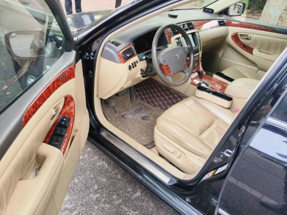 [济南·鲁A] 二手丰田皇冠2005款 3.0L Royal Saloon