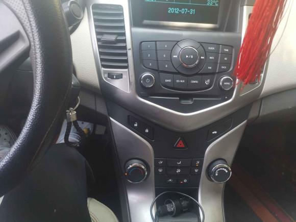 [武汉·鄂A] 二手雪佛兰科鲁兹2015款 1.5L 经典 SL MT