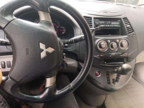 [南通·苏K] 二手三菱格蓝迪2006款 2.4 七人绒布版