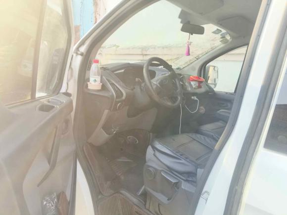 [青岛·鲁B] 二手福特全顺2017款 2.0T柴油多功能商用车短轴低顶国V