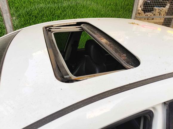 [西安·陕A] 二手吉利汽车帝豪2016款 三厢 1.5L CVT向上版