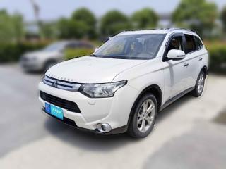 三菱欧蓝德2014款 2.4L 四驱豪华超值版 5座