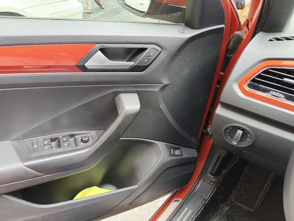 [上海·沪B] 二手大众T-ROC探歌2018款 280TSI DSG两驱豪华型 国V