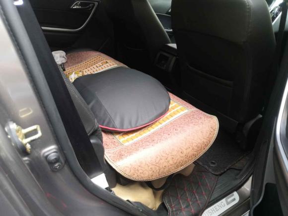 [常州·苏D] 二手江铃驭胜S3502013款 2.4T 自动四驱柴油豪华版5座