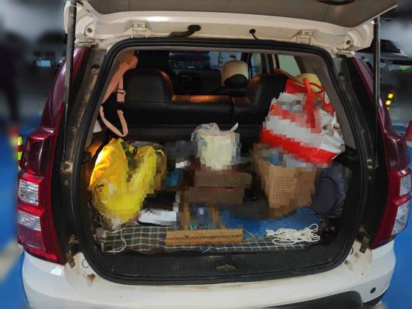 [济南·鲁A] 二手东风风行景逸X52013款 1.6L 手动尊享型 国IV