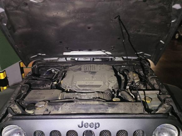 [济南·鲁A] 二手Jeep牧马人2014款 3.0L Sahara 四门版