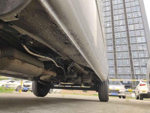 [无锡·苏B] 二手上汽大通MAXUS上汽大通MAXUS V802021款 2.0T 手动经典傲运通短轴中顶5/6座