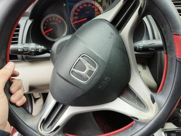 [深圳·粤B] 二手本田锋范经典2011款 1.5L 自动精英品致版