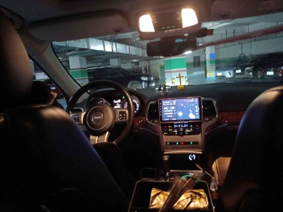 [深圳·粤B] 二手Jeep大切诺基2011款 3.6L 70周年限量版