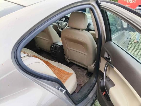 [广州·粤Y] 二手别克君威2015款 2.0L 领先时尚型