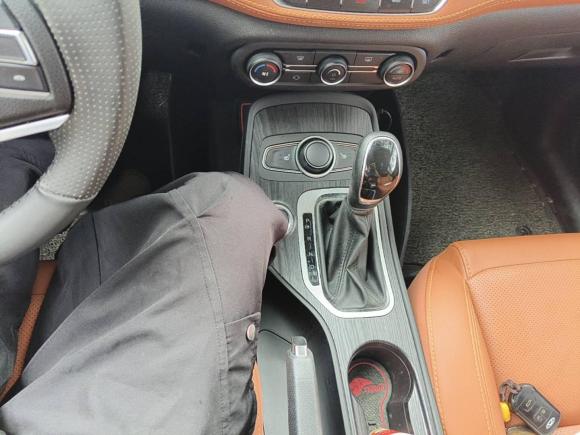 [杭州·鄂N] 二手奇瑞瑞虎72016款 2.0L CVT耀臻版