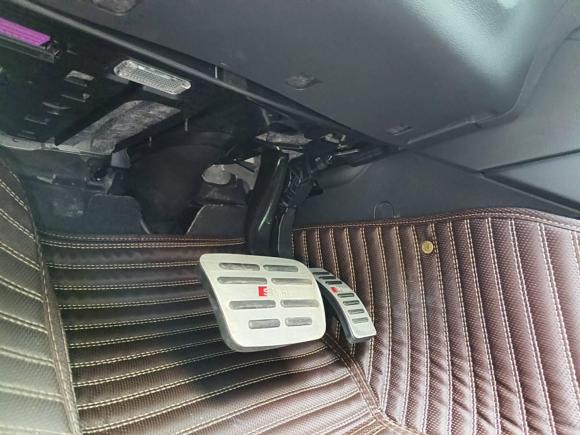 [广州·粤A] 二手奥迪奥迪A4L2017款 40 TFSI 风尚型