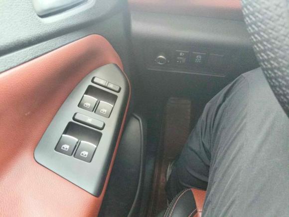 [上海·豫V] 二手北汽幻速北汽幻速S32016款 S3L 1.5L 手动尊享型