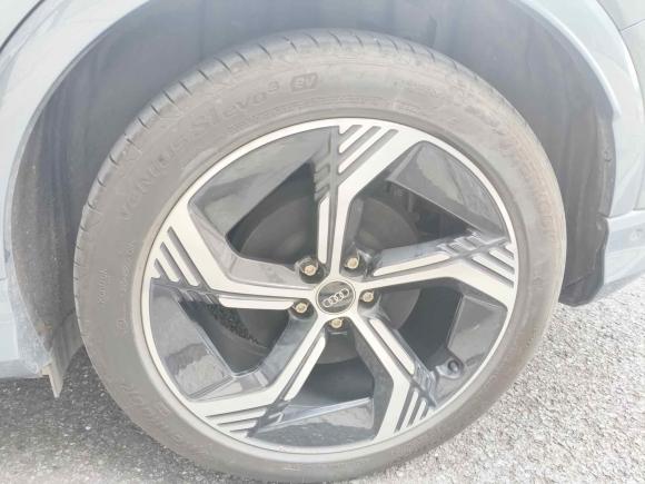 [南昌·赣A] 二手奥迪奥迪Q4 e-tron2023款 40 e-tron 创境版